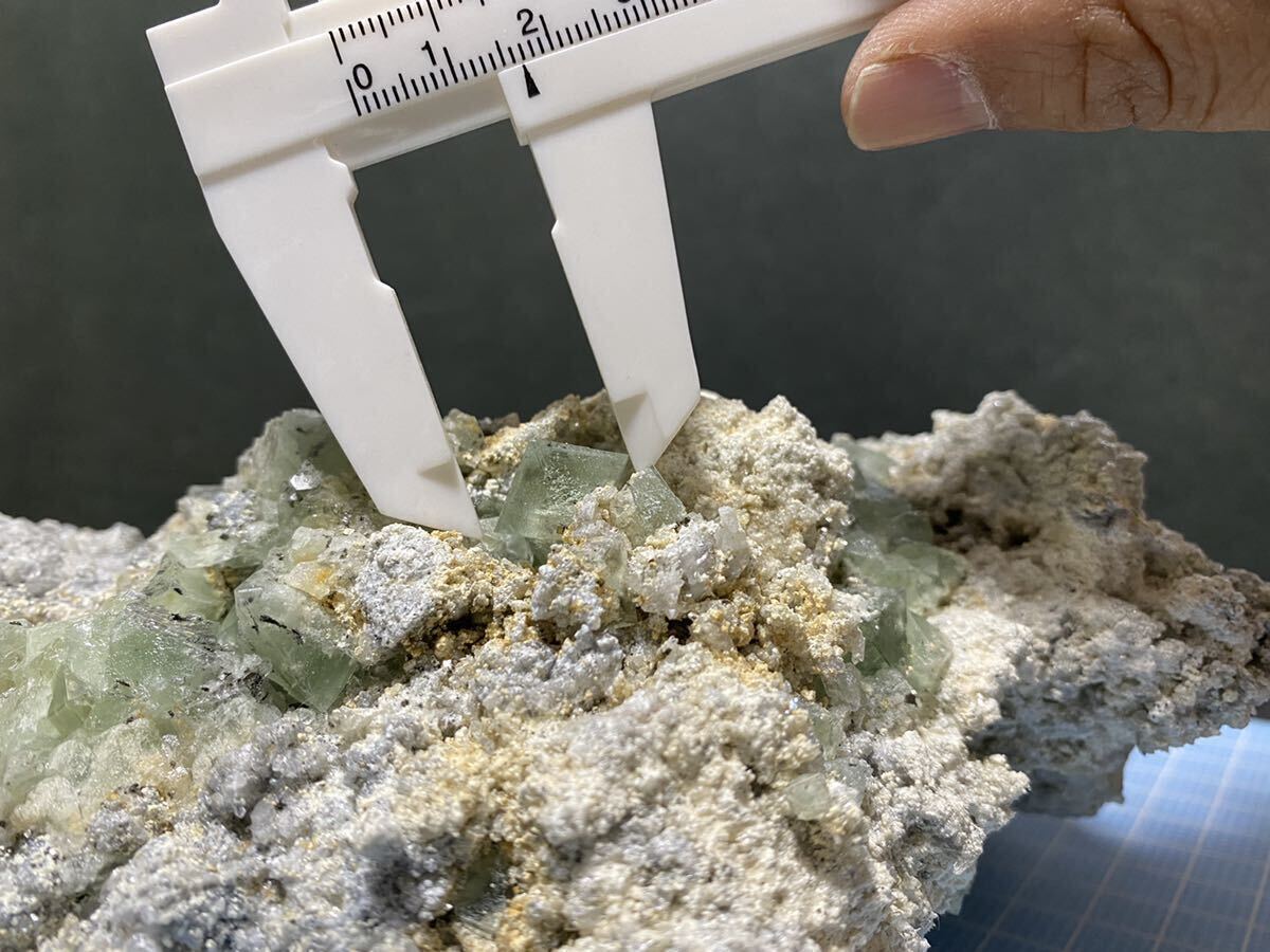 大型標本 国産鉱物 蛍石 フローライト 栃木県 天然石 原石 岩石 鉱石 鉱物標本 パワーストーンの画像8