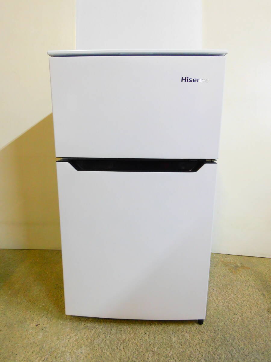 m611 ♪美品♪ Hisense 2ドア冷凍冷蔵庫 93L 2019年製 HR-B95A スタイリッシュ 強化ガラス棚 耐熱トップテーブルの画像1