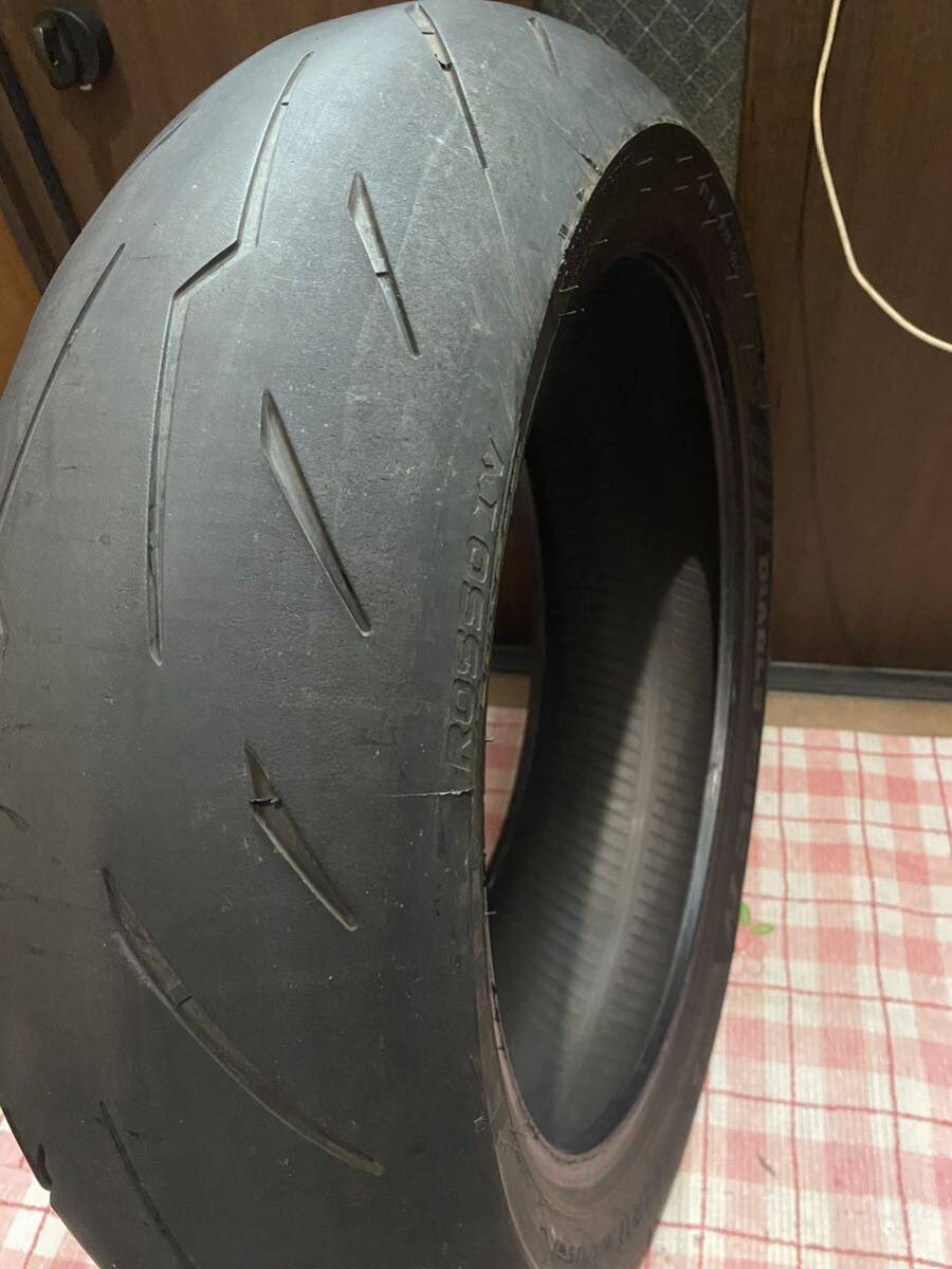 中古MCタイヤ 2021年製造 PIRELLI DIABLO ROSSOⅣ 190/55ZR17 ピレリ ロッソ4 190 55 17 2121 M3049の画像4