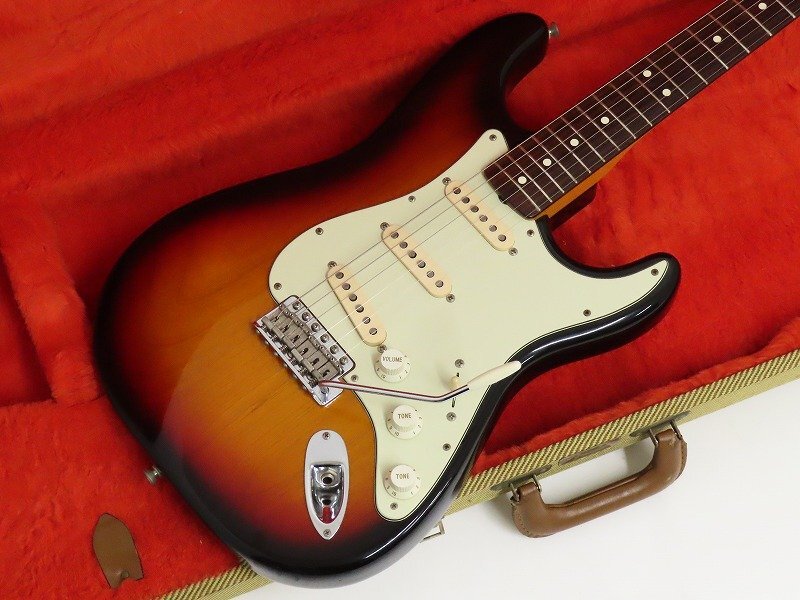 ♪♪Fender USA American Vintage 62 Stratocaster 1997年製 エレキギター ストラトキャスター フェンダー ケース付♪♪020646005m♪♪