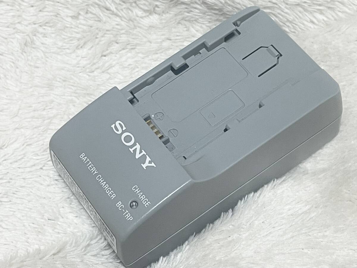 【送料無料】即決 SONY純正 大容量電池 NP-FH100★充電器 BC-TRP★HDR-CX500V/HDR-CX520V/HDR-XR520V/HDR-HC9対応_画像4