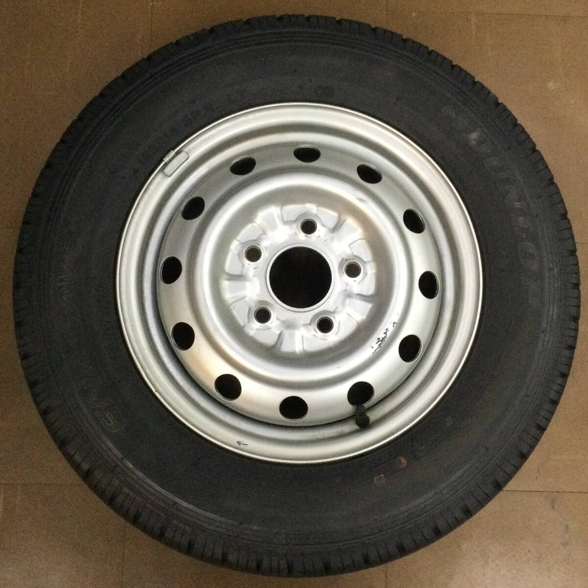 タウンエース ボンゴ バリ山！！ダンロップ/エナセーブ VAN01 165/80R14 スチールホイール付 2本セット！！ _画像3