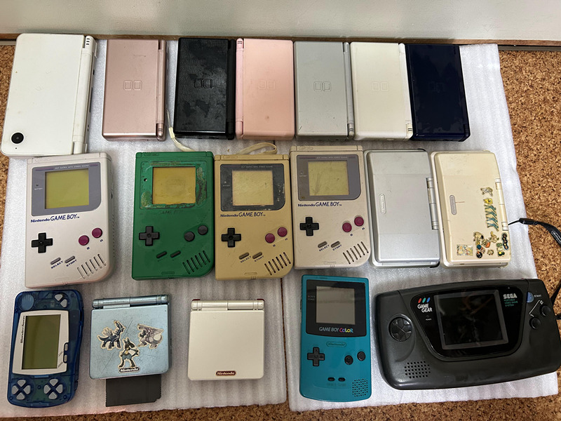 ゲームボーイアドバンスSP本体・DSLite/DSLL/Gameboy/AGS-001/ SEGA HGG-3210/DS NTR-001ACアダプター・ソフト17枚・ワイヤレスアダプター_画像1