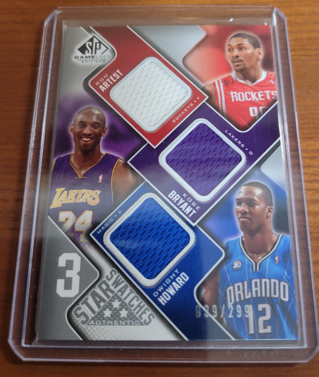 09-10 SP Game Used 3 Star Swatches 299枚限定 シリアル入 Ron Artest Kobe Bryant Dwight Howard の画像1
