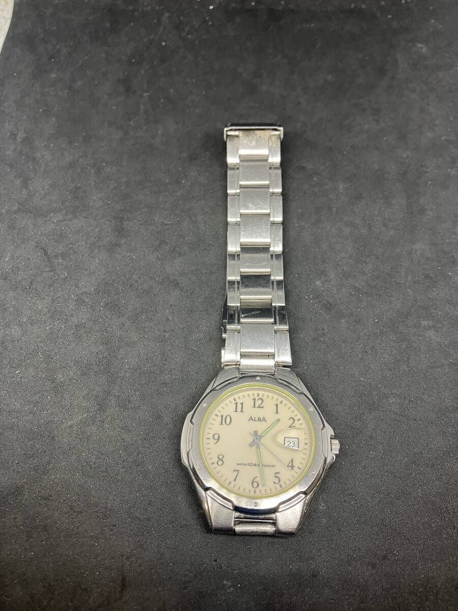 1円 希少 レア SEIKO セイコー ALBA アルバ メンズ 腕時計 デイト レトロ ヴィンテージ 白文字盤 コレクション 現状品 保管品 V732-0S00の画像1