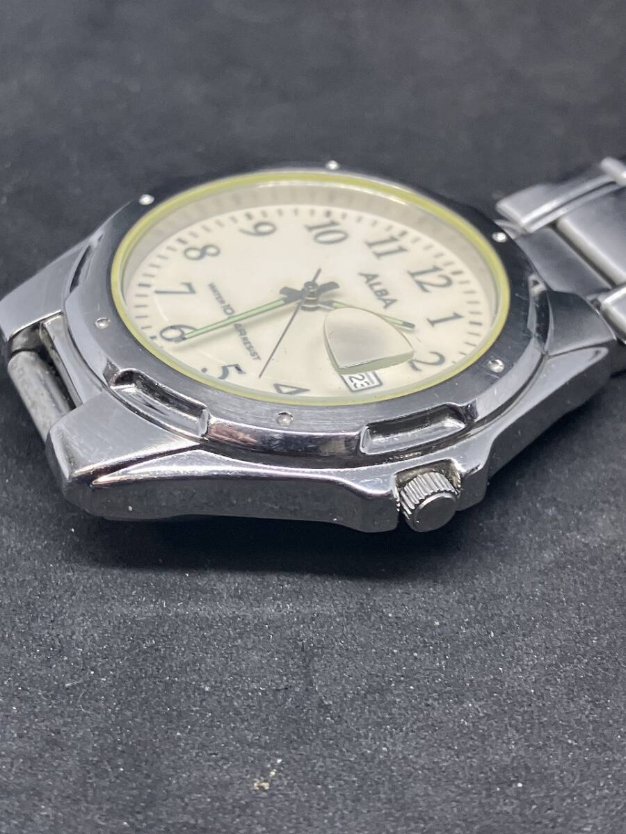 1円 希少 レア SEIKO セイコー ALBA アルバ メンズ 腕時計 デイト レトロ ヴィンテージ 白文字盤 コレクション 現状品 保管品 V732-0S00の画像4