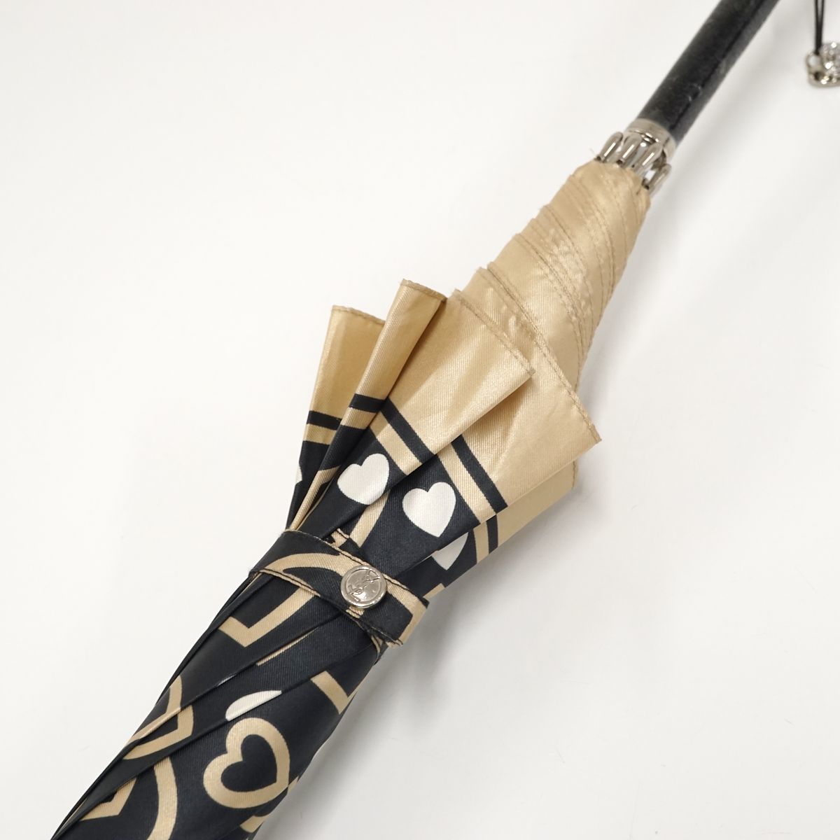 傘 YSL イヴサンローラン USED美品 ブラック ベージュ ハートプリント ロゴ刺繍 グラス骨 おわん型 ハートチャーム 60cm S A0343の画像7