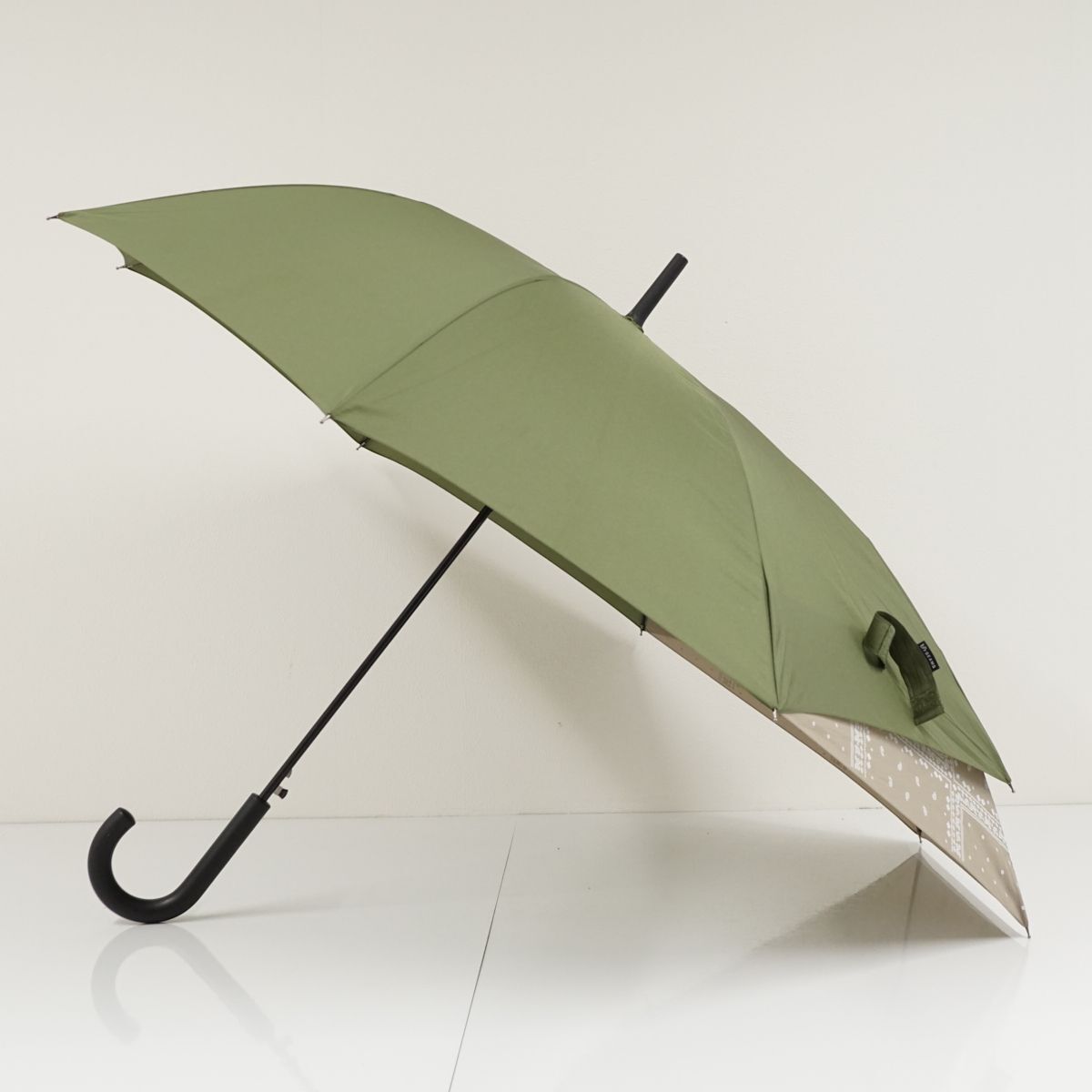 傘 bPr BEAMS ビームス USED品 バックパックを濡らさない傘 バンダナプリント グリーン カーキ ジャンプ 60cm KR A0389_画像1