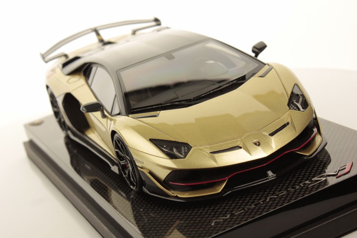 ★世界で１台！赤字即決！完全未開封！最高級カーボン台座！MR 1/18 Aventador SVJ イオタ 金色 ゴールド 直筆サイン入り 送料無料 入手難