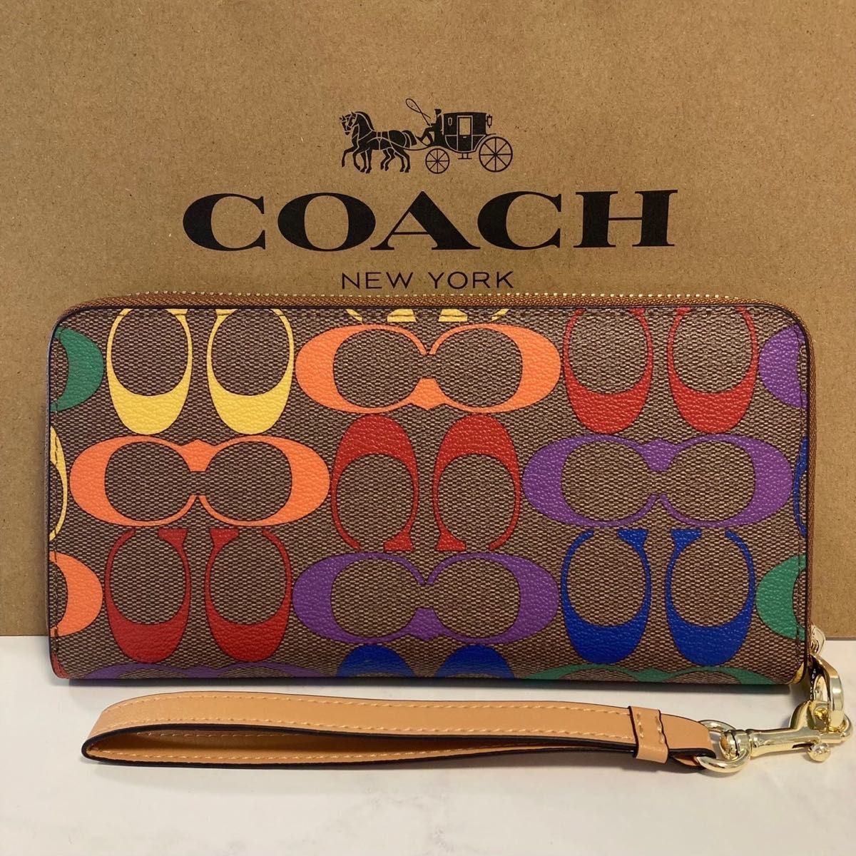 新品　コーチ COACH シグネチャー レインボー マルチカラー ストラップ付き