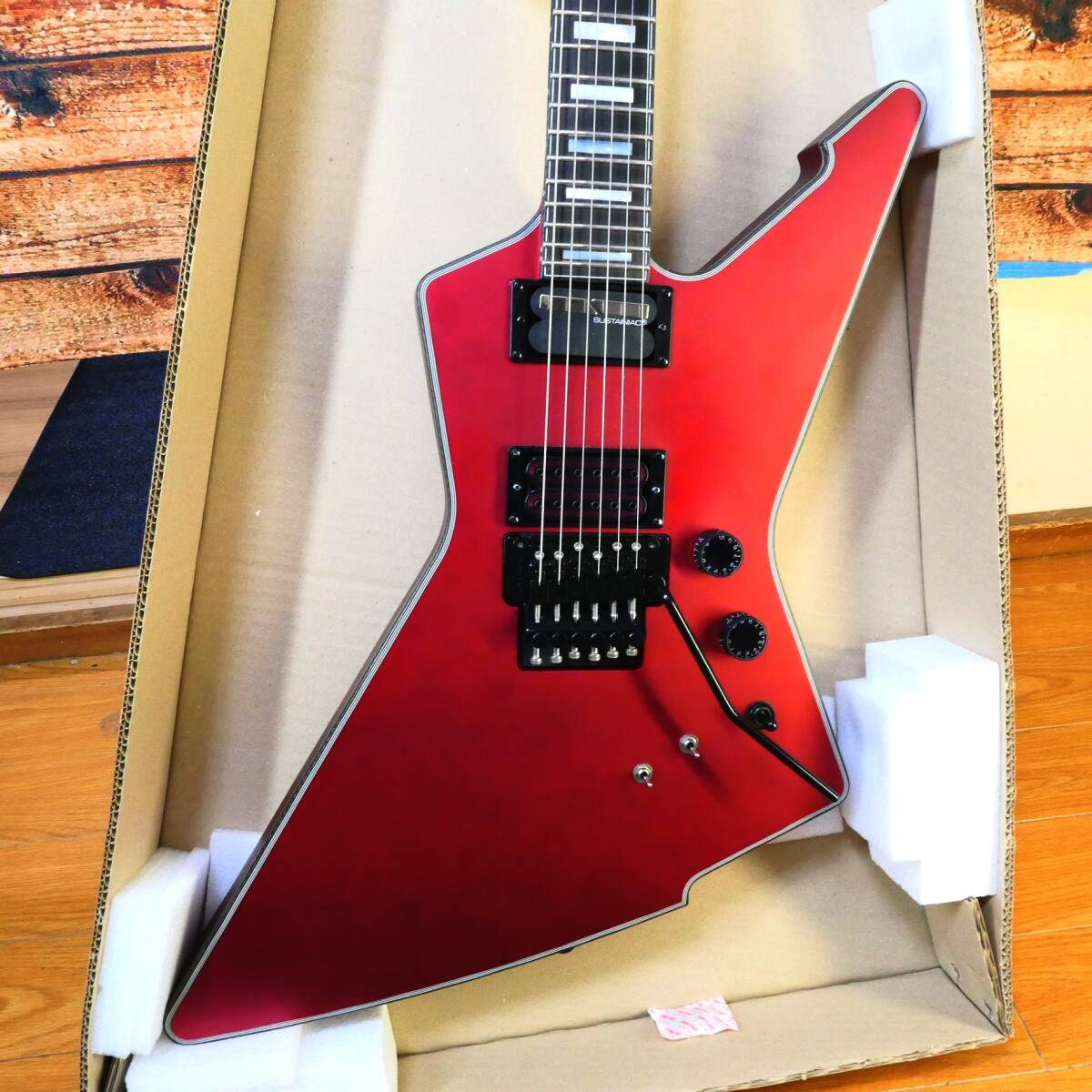 SCHECTER E-1 FR S Special Edition Candy Apple Red シェクター エクスプローラータイプ 赤 アーム付き 入手困難 長いサスティンの画像1