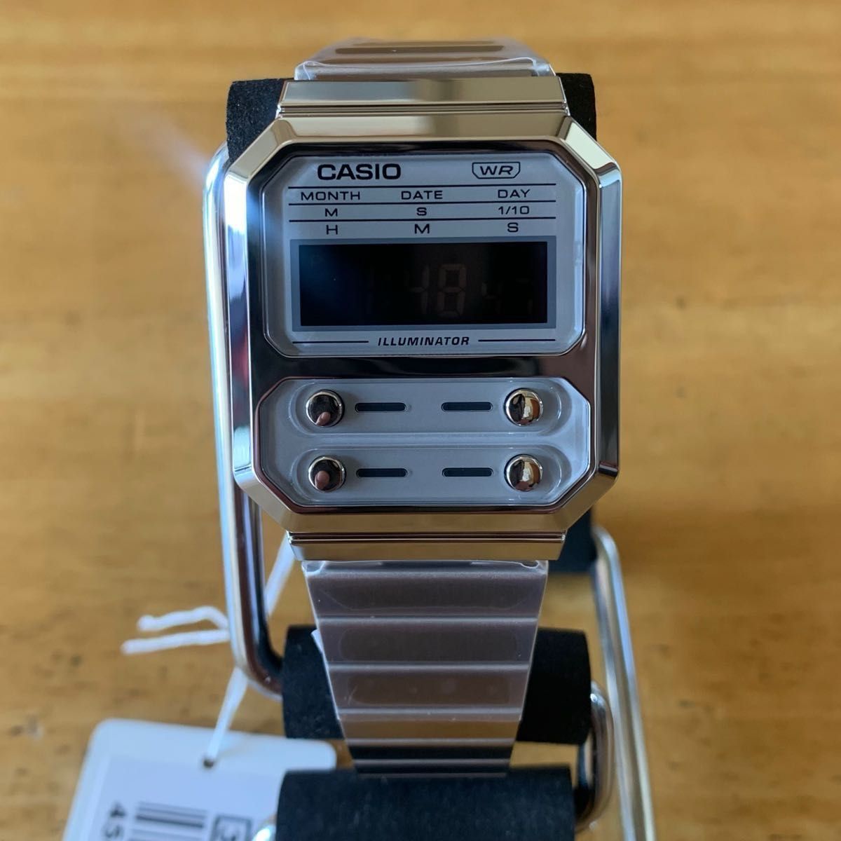 カシオ CASIO A100WE-7B 腕時計 ユニセックス シルバー クロノグラフ クオーツ デジタル