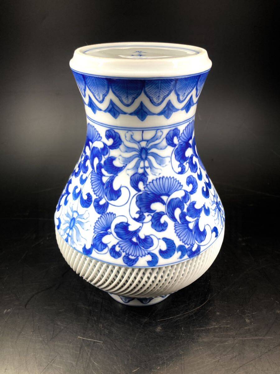 有田焼 西浦琴峰作 網目透細工 染付唐草文花瓶 網目透かし 飾壺 花器 壺 置物 Yahoo!オークション - 有田焼 西浦琴峰作 網目透細工 染付唐草文