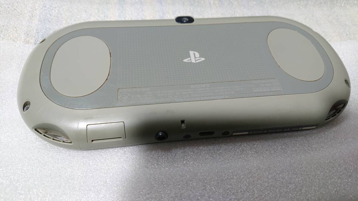 PlayStation Vita カーキ/ブラック (PCH-2000) 動作確認済み ジャンク_画像3