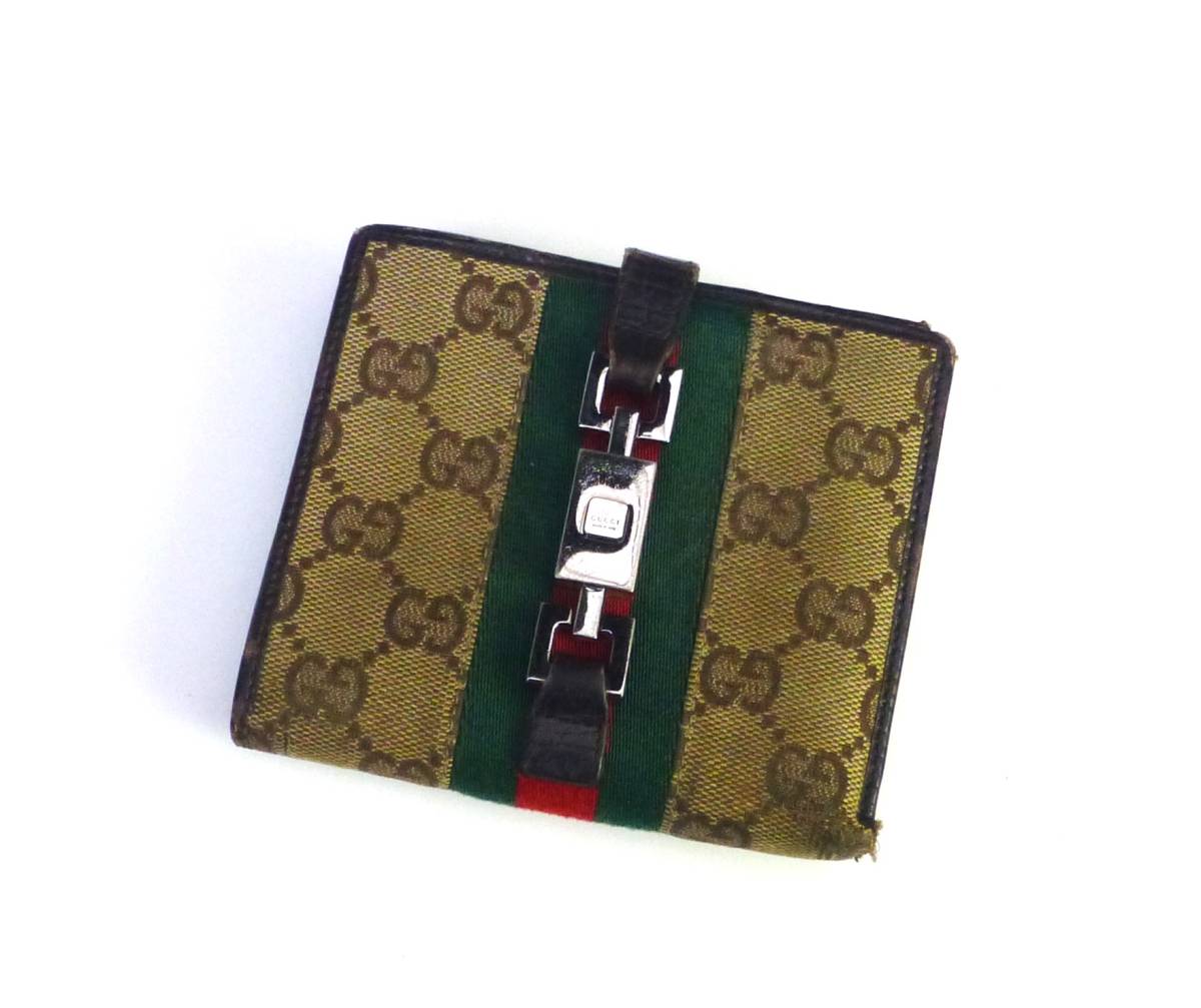 ◆売り切り◆　　GUCCI　グッチ　GGキャンバス　二つ折り財布　小銭入れ　メンズ　レディス　_画像1