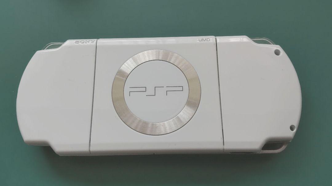 すぐに遊べる【中古・美品】プレイステーションポータブル PSP-2000ホワイト_画像6