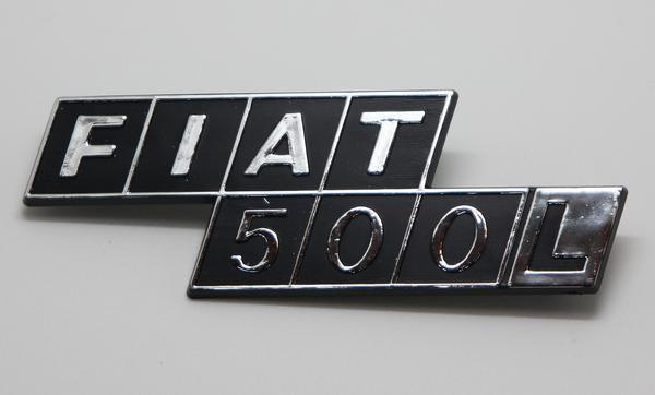 Fiat 500 L フィアット エンブレム プラスチック 梱包サイズ60_画像1
