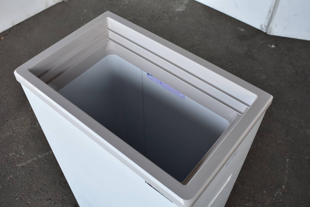サンデン 業務用冷凍庫 PF-057XF 小型冷凍ストッカー 2019年製造 AC100V 簡易冷却確認済 現状品『仙台市 引取歓迎』zyt1381ジ 60113-07_画像4