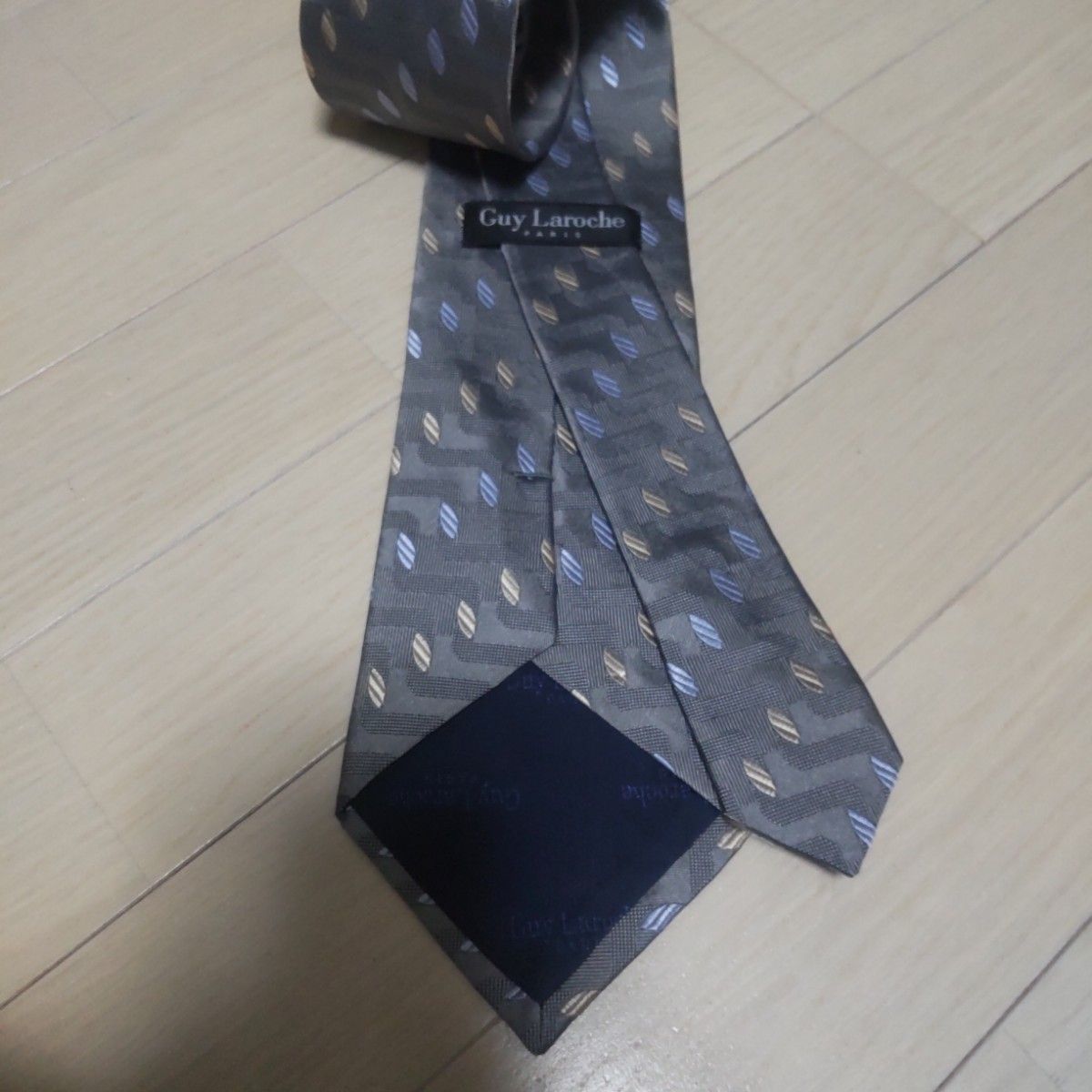 ギラロッシュ 日本製 グレー 小紋柄 シルク 入学式 入社式 ネクタイ