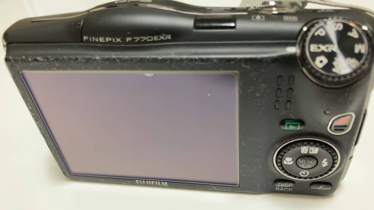 【ジャンク】デジタルカメラ FUJIFILM FINEPIX F770 EXR / デジカメ・富士フィルム・フジフィルム　2012年頃購入_画像3