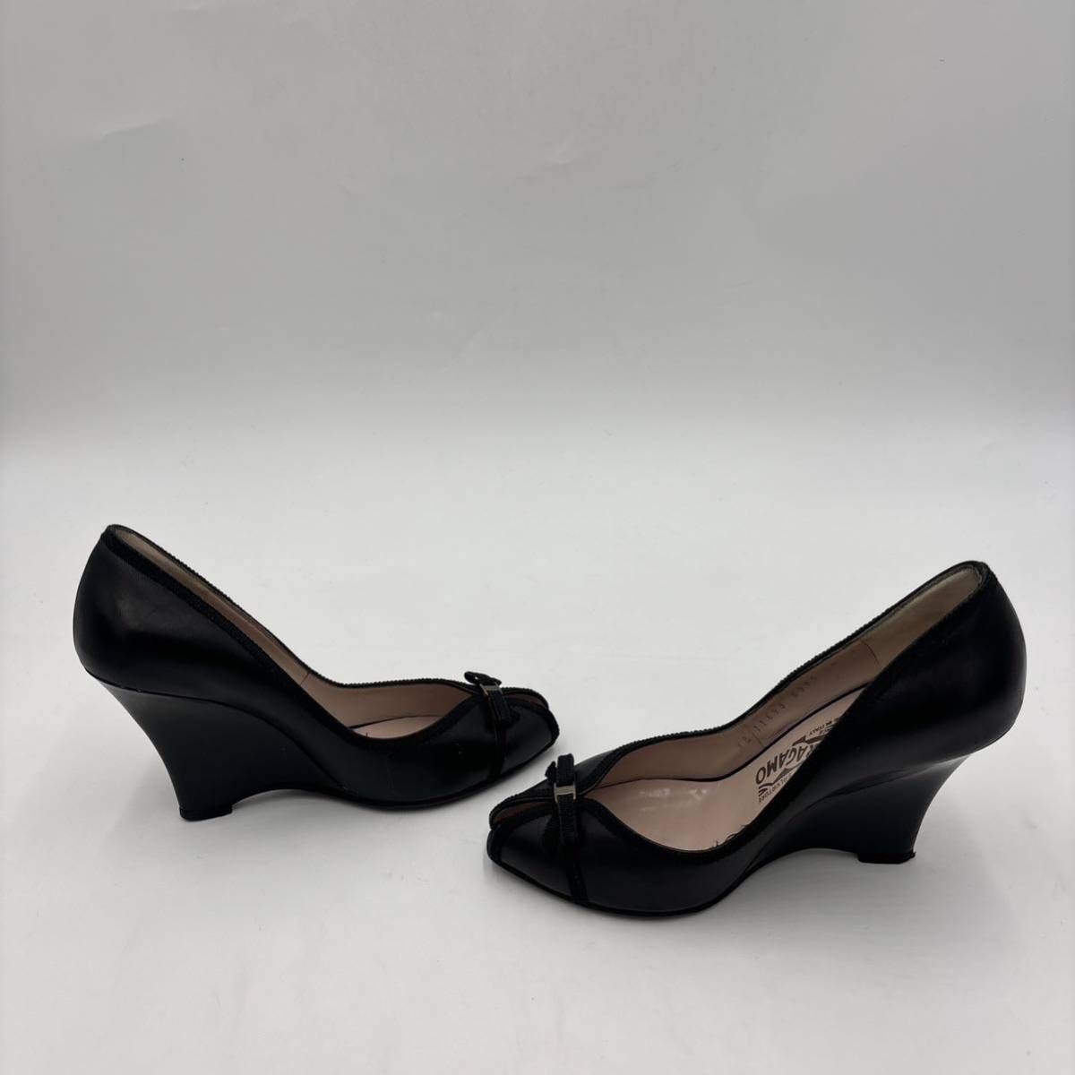 I ＊ イタリア製 '高級婦人靴' Salvatore Ferragamo サルヴァトーレフェラガモ 本革 ヴァラリボン ウエッジソール ヒール パンプス 6C 23cmの画像4