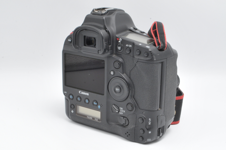 Canon EOS-1D X Mark II Body 20.2MP Digital SLR Camera Body デジタル一眼レフカメラボディ /付属品あり [良品] #43_画像3