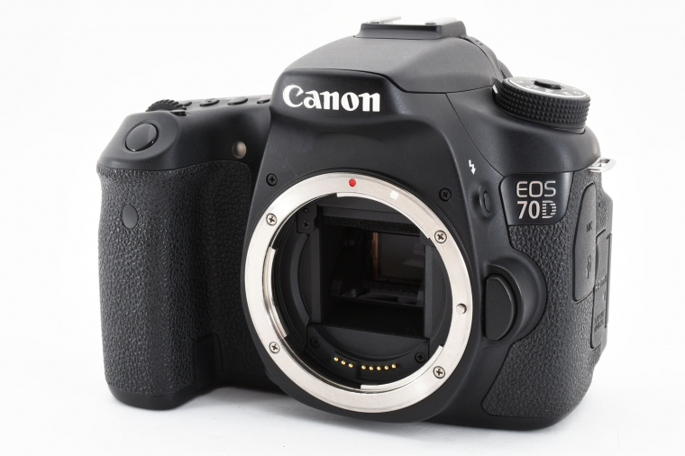 [新品同様 / ショット数 9502] Canon EOS 70D 20.2MP Digital SLR Camera Body デジタル一眼レフカメラ / 付属品あり#2091966_画像3