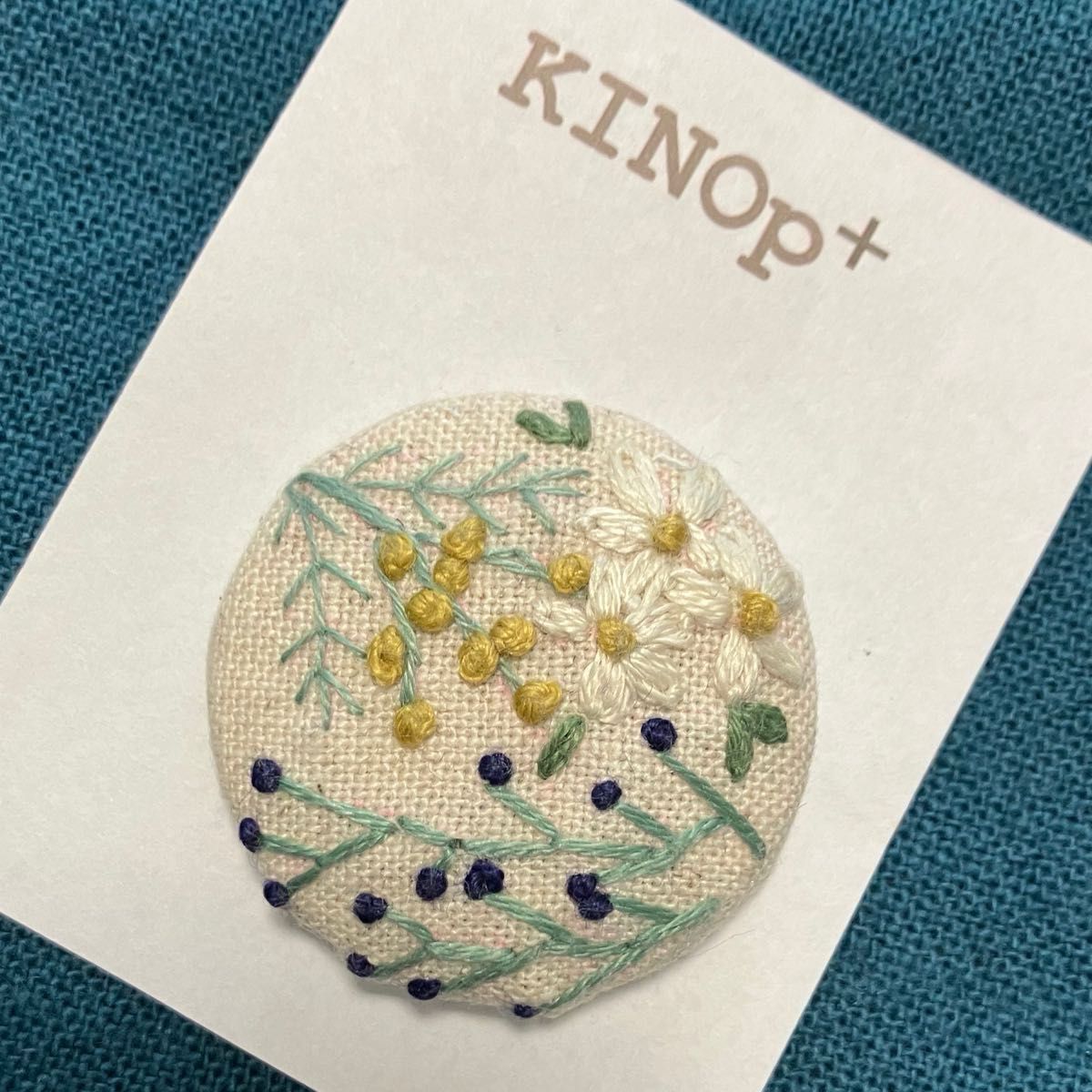 【MINT様専用】フラワーガーデン⑩⑯花刺繍くるみボタンヘアゴム2個セット