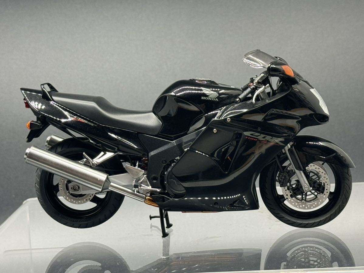 塗装済完成品　タミヤ　1/12ホンダ CBR1100XX スーパーブラックバード_画像1