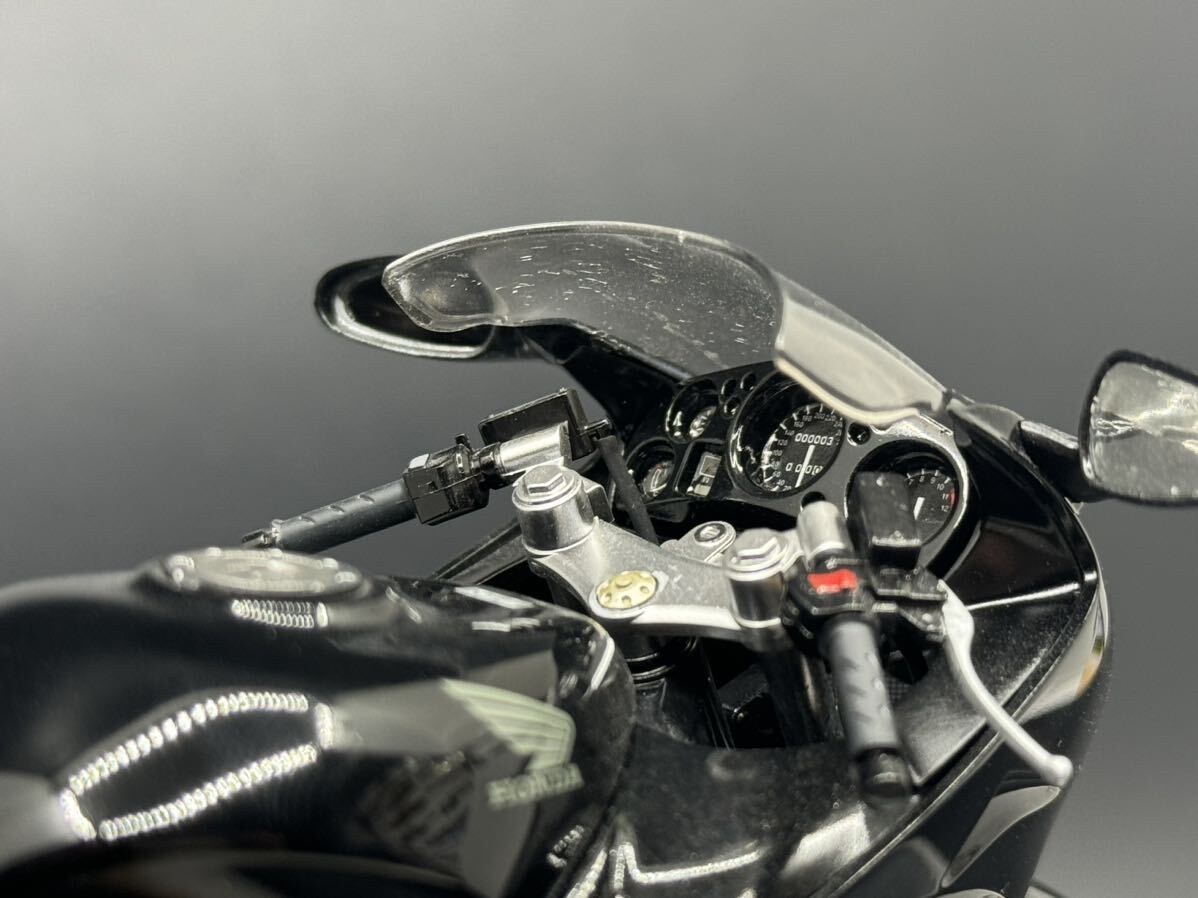 塗装済完成品　タミヤ　1/12ホンダ CBR1100XX スーパーブラックバード_画像8