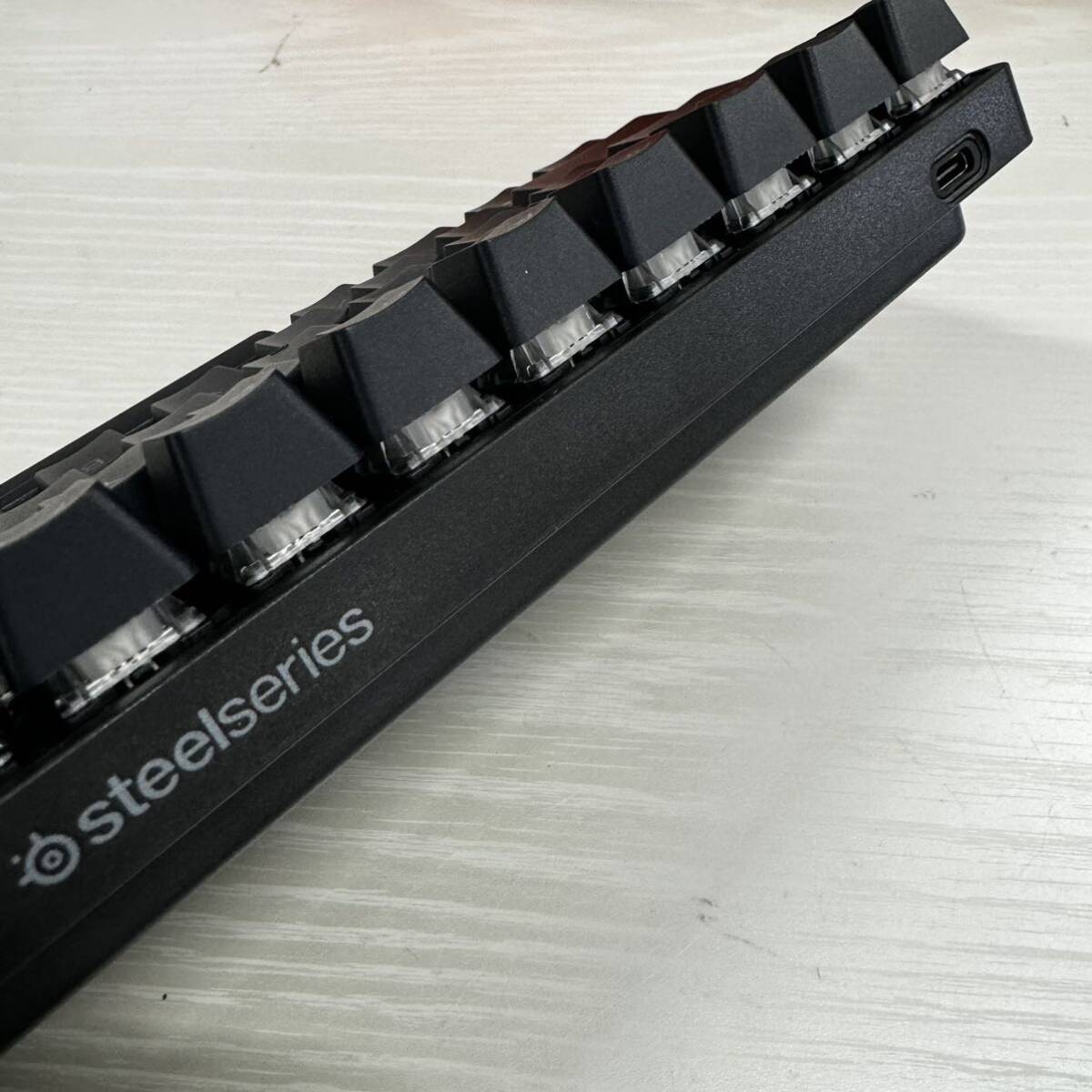 SteelSeries ラピッドトリガー 搭載 ゲーミングキーボード ミニサイズ Apex Pro Mini JP 有線 日本語配列 64825 ブラック 訳あり品_画像6