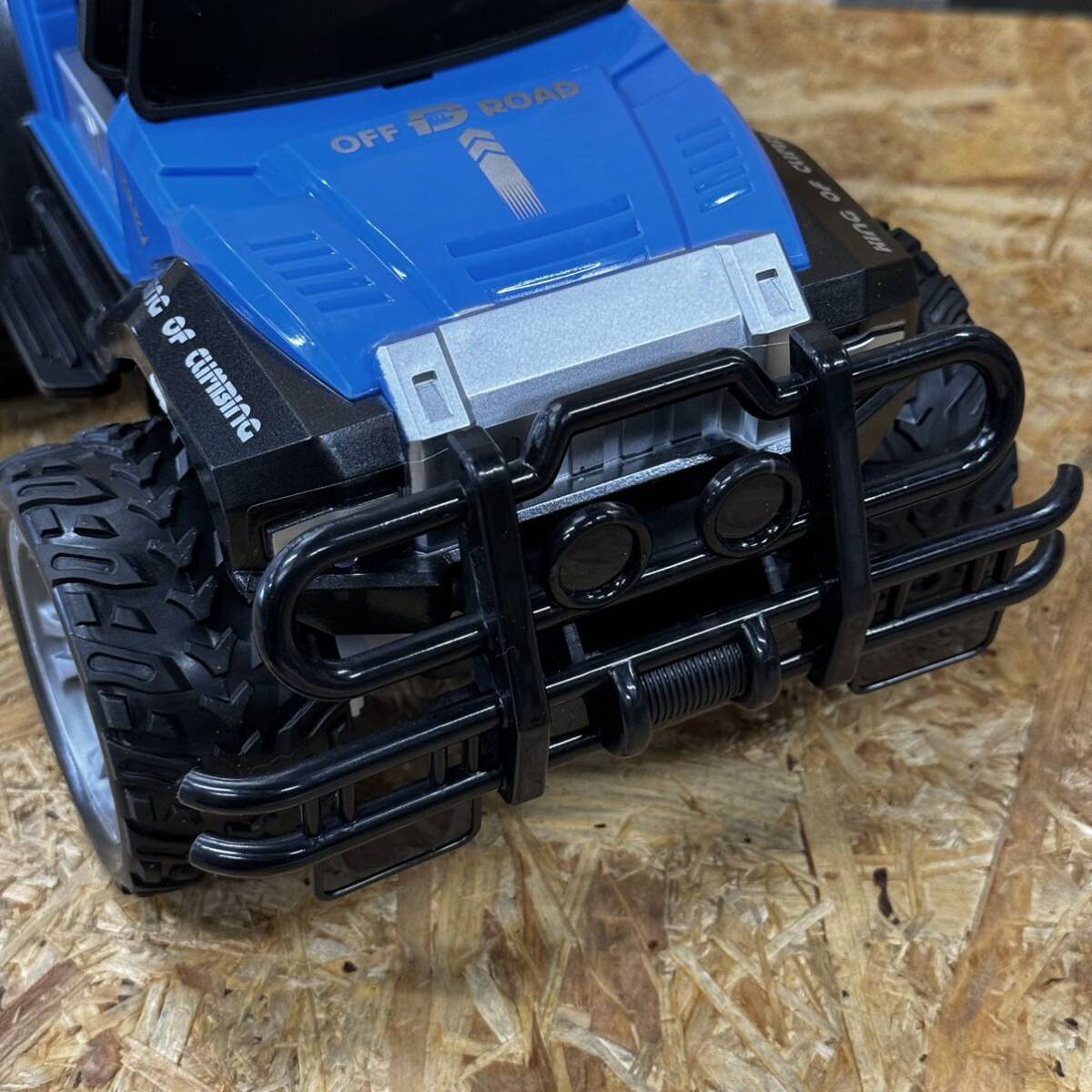 DEERC ラジコン ラジコンカー オフロード 男の子 rc car ジープ 玩具 車 リモコンカー 操作時間80分 デモモード LEDライト付き 2.4GHz_画像6