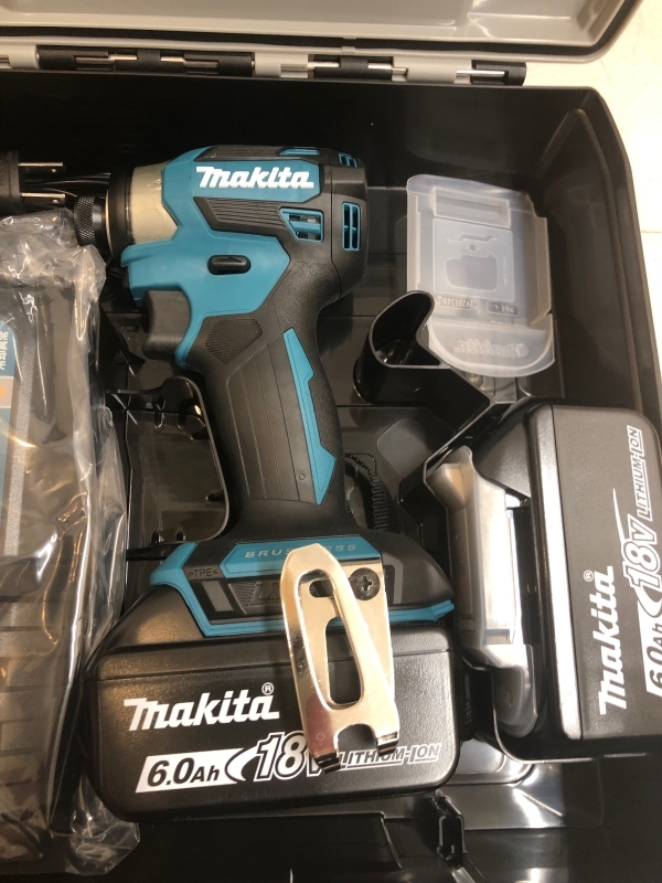 未使用 makita マキタ 充電式インパクトドライバ TD173GRDX ブルー バッテリー各2個 充電器_画像7