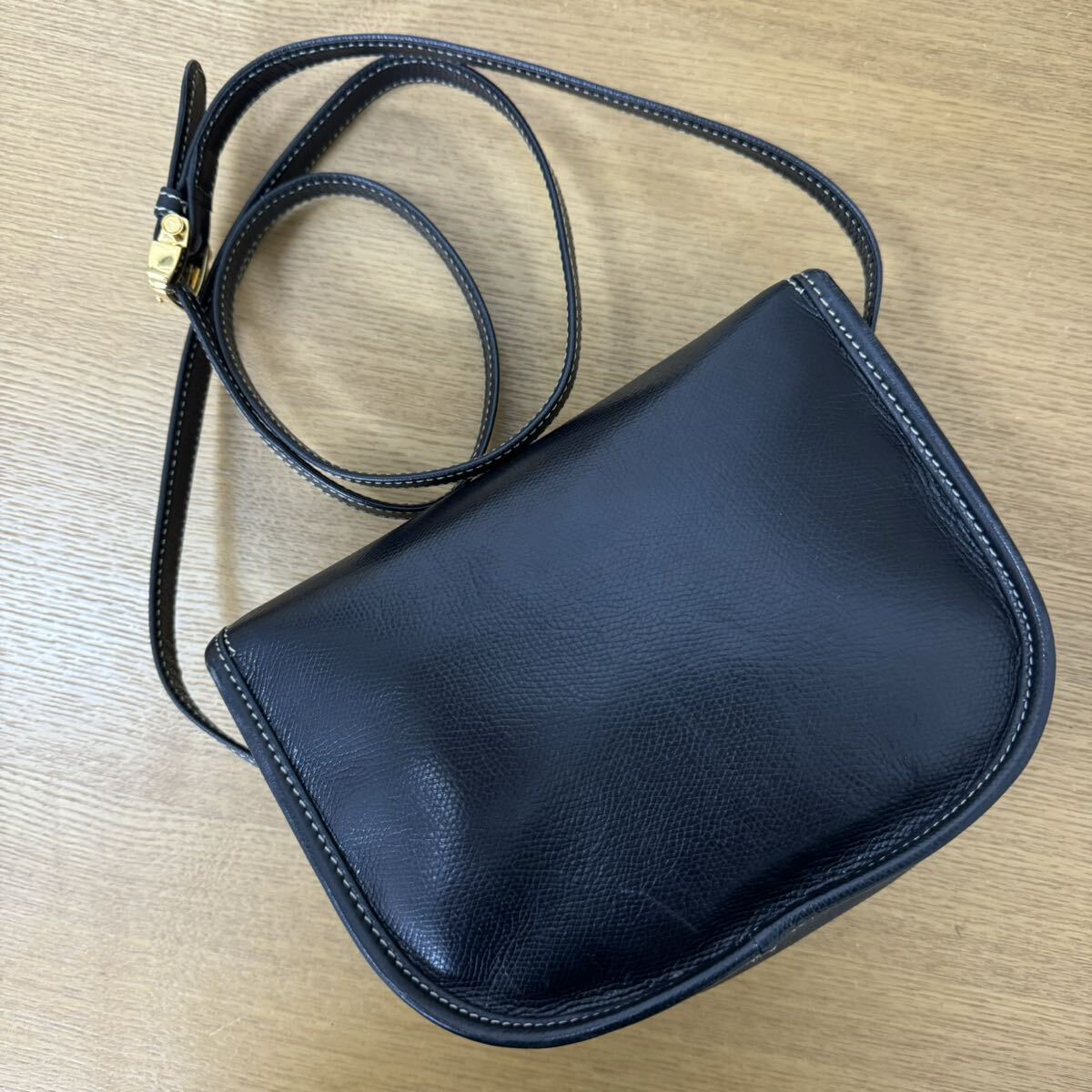 【1円スタート】LOEWE ロエベ ショルダーバッグ レザー 黒 ブラック アナグラムロゴ ゴールド金具 斜めがけ_画像3