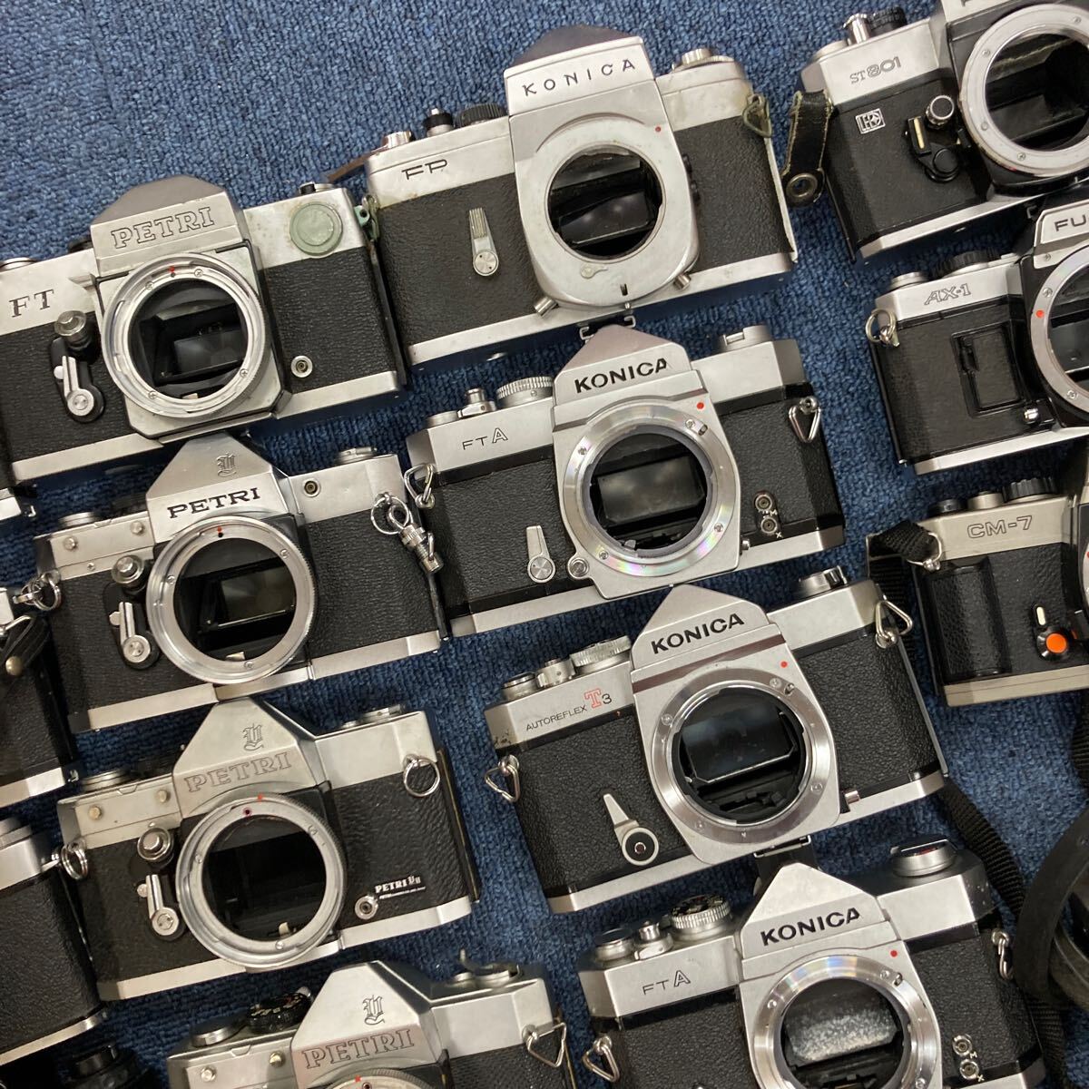 【A16】計:37個　Yashica Petri Konica Ricoh Mamiya 等　一眼レフフィルムカメラ　銀塩　まとめ売り　ジャンク品　_画像3