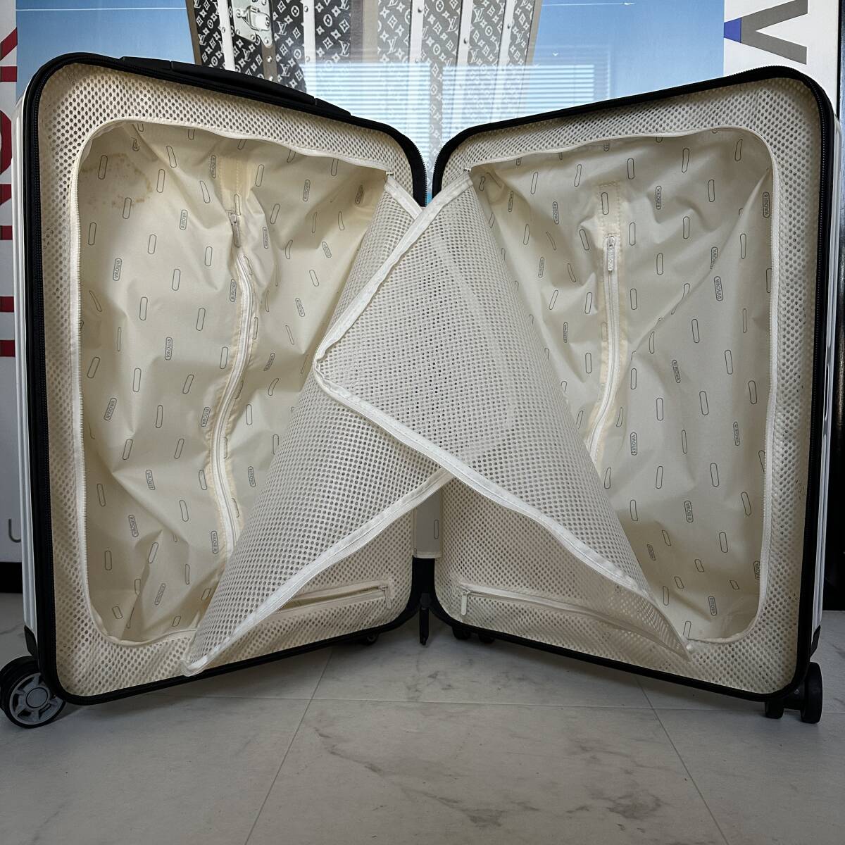 【即決/即納】！！機内持ち込みサイズ！！テレスコープ新調済！！RIMOWA リモワ SALSA AIR サルサエアー スーツケース キャララホワイトの画像7