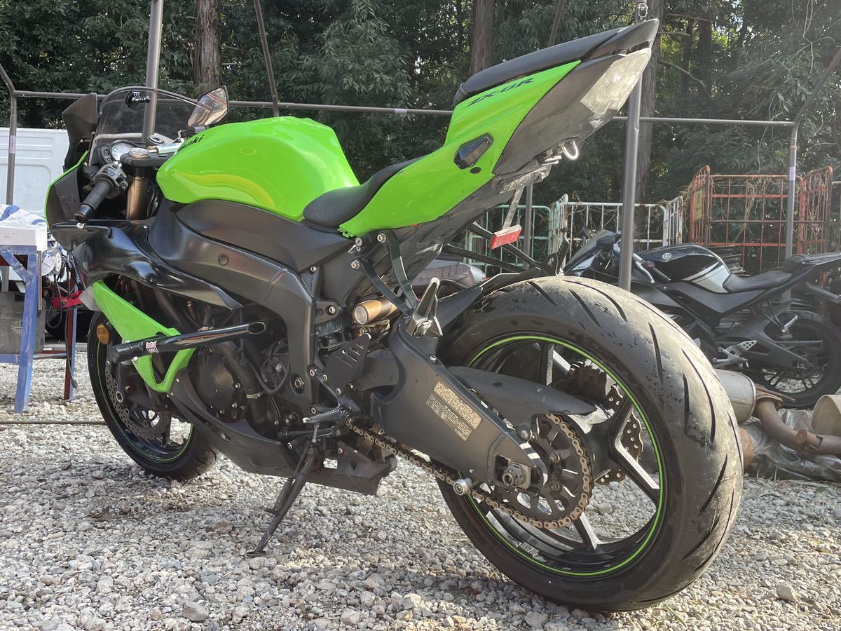 Kawasaki ZX-6R ZX6R 2009 逆車　社外パーツ付き_画像3