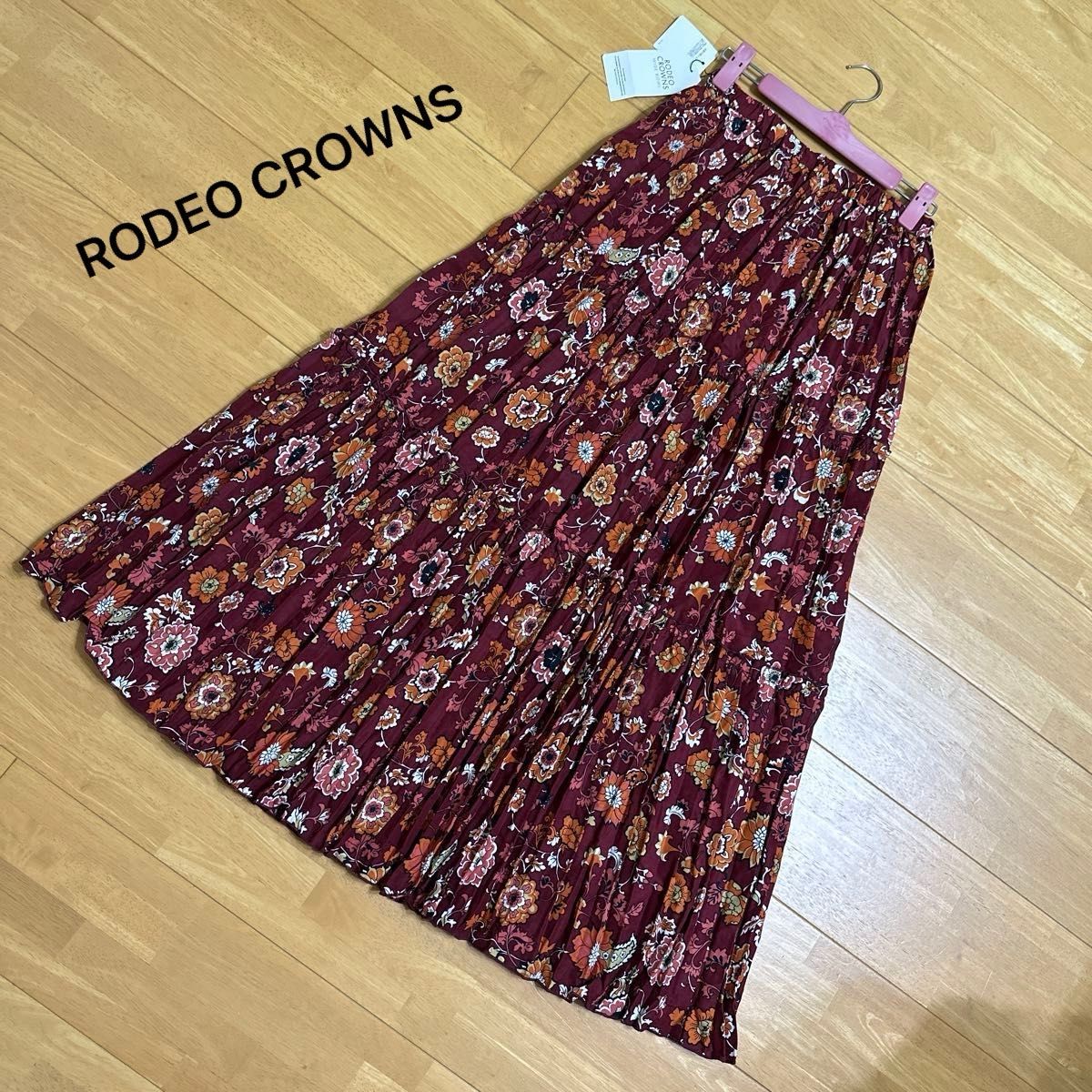 【新品タグ付】RODEO CROWNS ロデオクラウンズ 花柄 プリーツスカート
