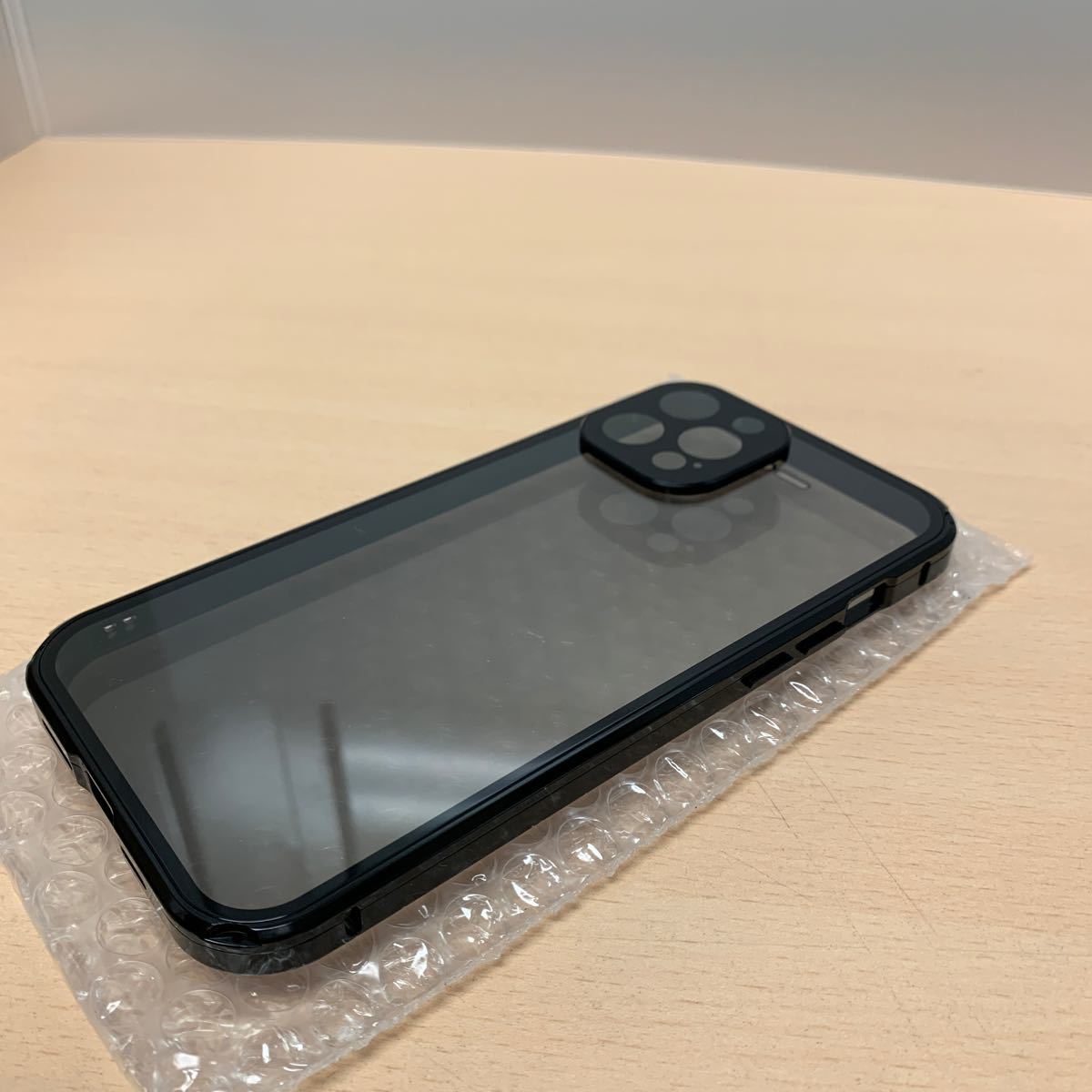 y030427m 覗き見防止+ネジ固定式】HAUTRKBG iPhone 12 Pro Max 用 ケース 360°全面保護 [両面9Ｈ強化ガラス] MagSafe対応の画像3