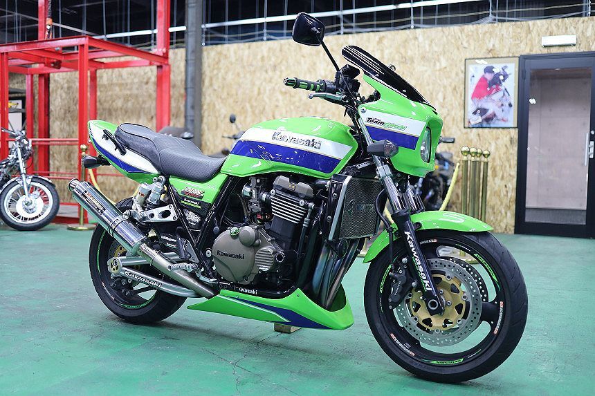 平成16年4月登録/ZRX1200R/ローソンカラーオリジナルペイント/FCRキャブ/ヨシムラ/ヨシムラマフラー/アンダーカウル/バックステップ/絶好調_オートローンは最大で150回まで可能です。