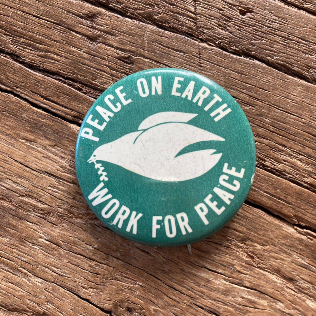 60's ヴィンテージ vintage　缶バッジ　ベトナム反戦　ヒッピー　peace DOVE_画像1