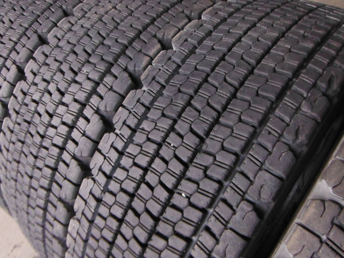 T1882　溝有 4本SET価格! 245/70R19.5 136/134J ブリヂストン BS W900 スタッドレス 245/70-19.5 245/70/19.5_画像4