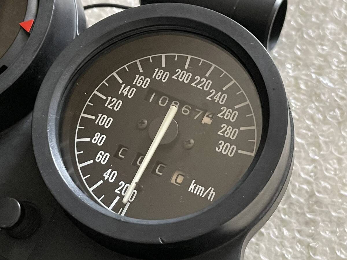 カワサキ GPZ900R 逆車 後期 フルスケール 300km/h メーター Defi レーサーゲージ タコメーター 白イルミ Ninja ニンジャ LEDの画像3
