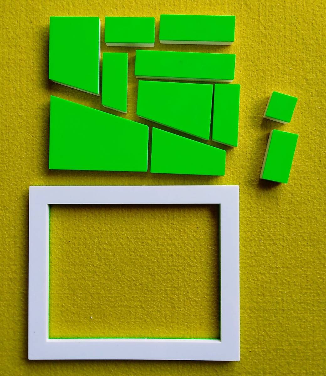 K★《パラドックス》とにかく不思議です、パズルのように見えて実は素晴らしマジック、2個のブロックが入ってしまい枠の中の面積が増える？_画像3