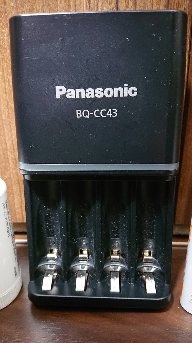 【送料無料】Panasonic パナソニック エネループ 充電器＋単3充電池4本＋スペーサー4本の合計９点セット 新品_画像2