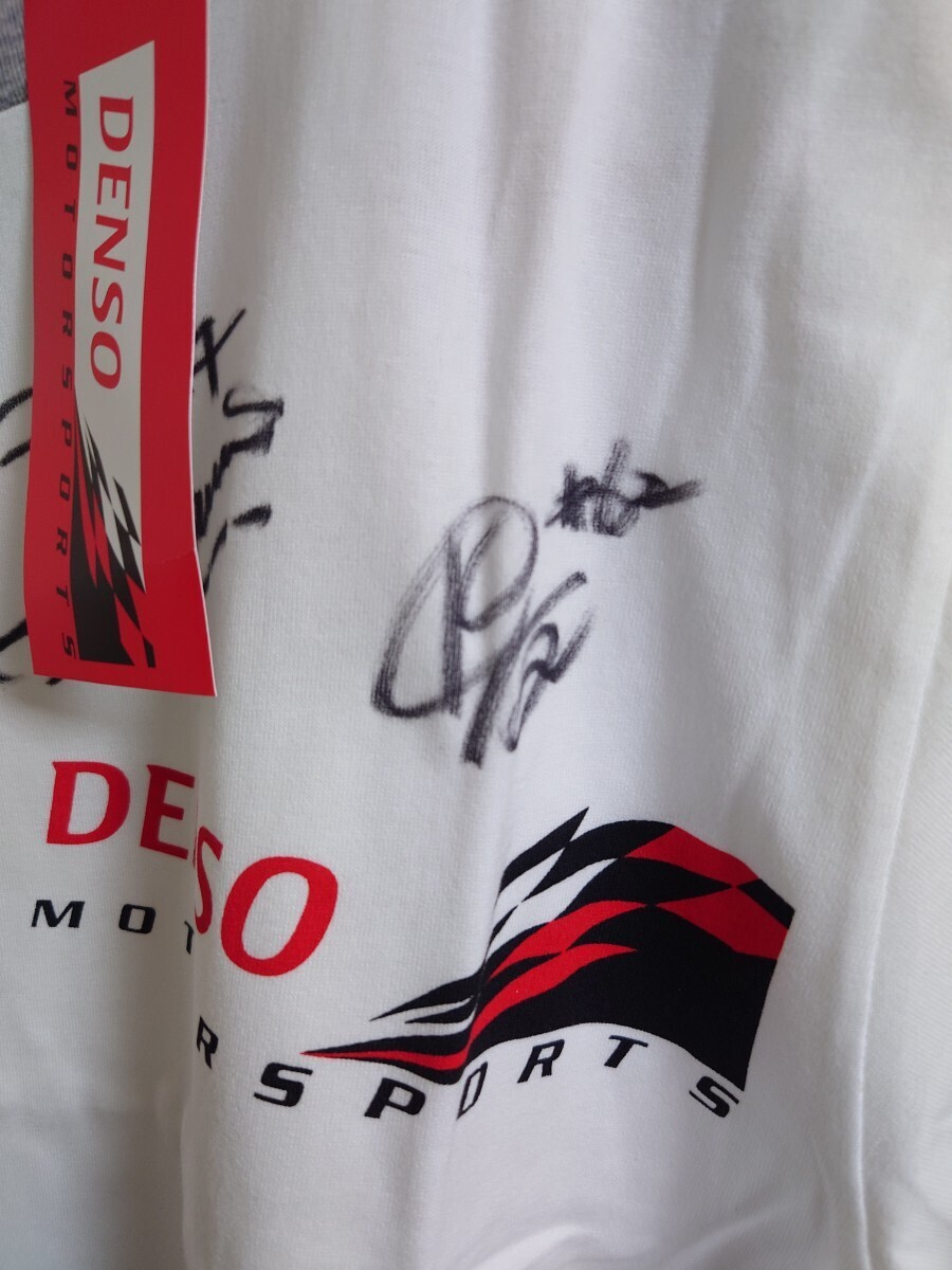 1円〜 SUPER GT デンソー DENSO レーシングチーム サイン入りTシャツ 山野哲也 佐々木孝太 レーシングドライバー 未使用品 半袖 Tシャツの画像3