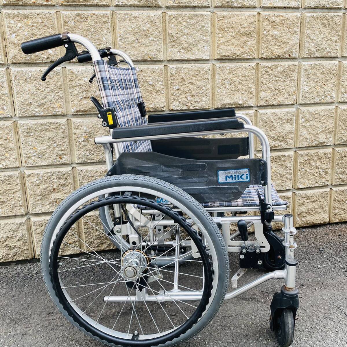 【240308-05】MiKi ミキ 車いす 車椅子 自走　ハンドブレーキ 介助ブレーキ 折り畳み 背折れ　肘置きはねあげ_画像3