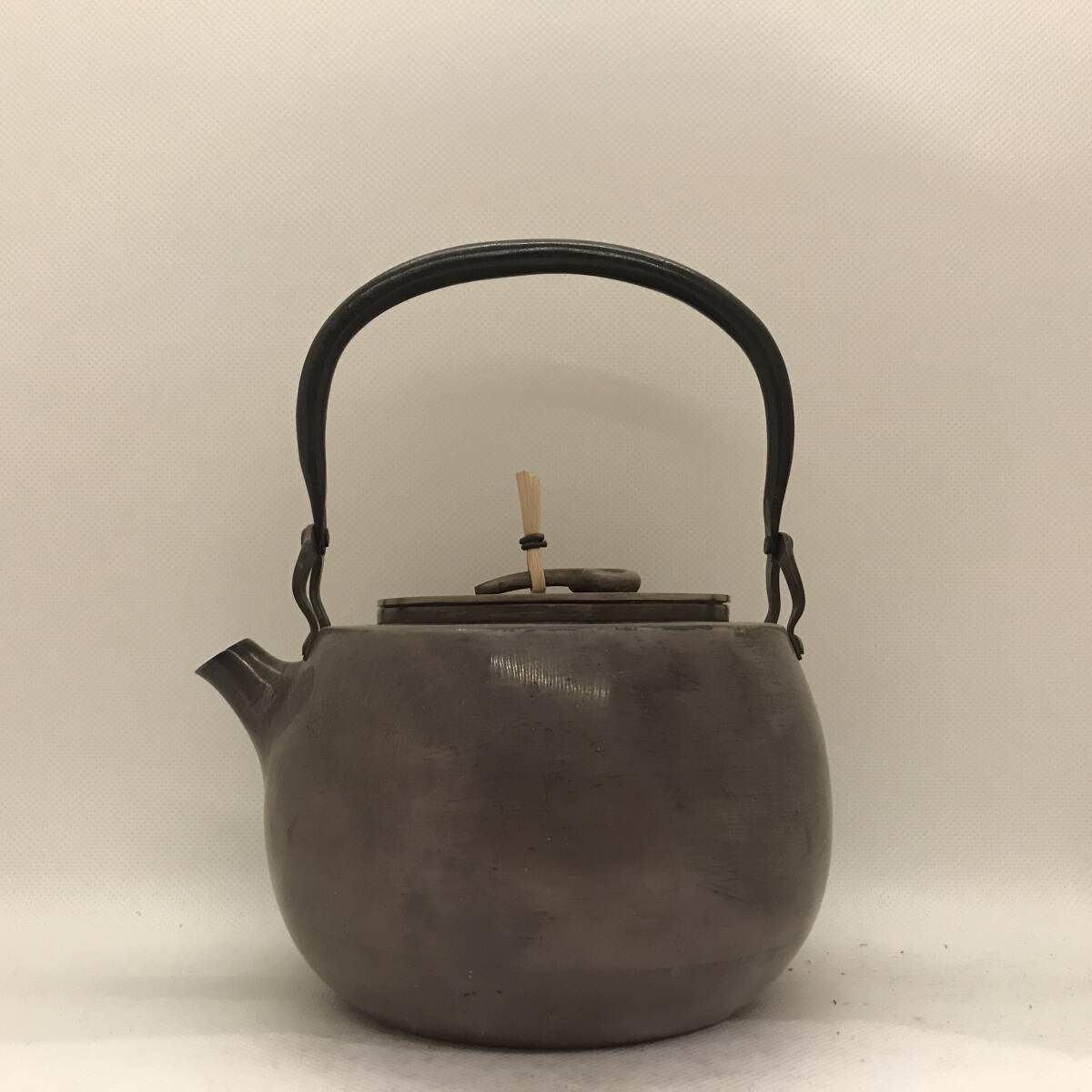 純銀保証　北村静香　口打出湯沸　銀瓶　古美術品　時代物　煎茶道具_画像1