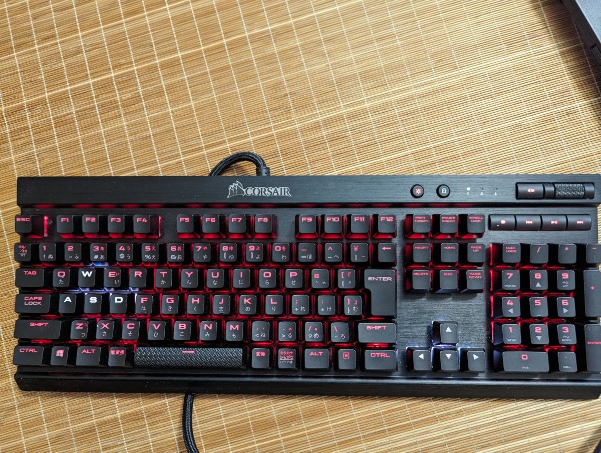 Corsair K70 RGB　有線ゲーミングキーボード