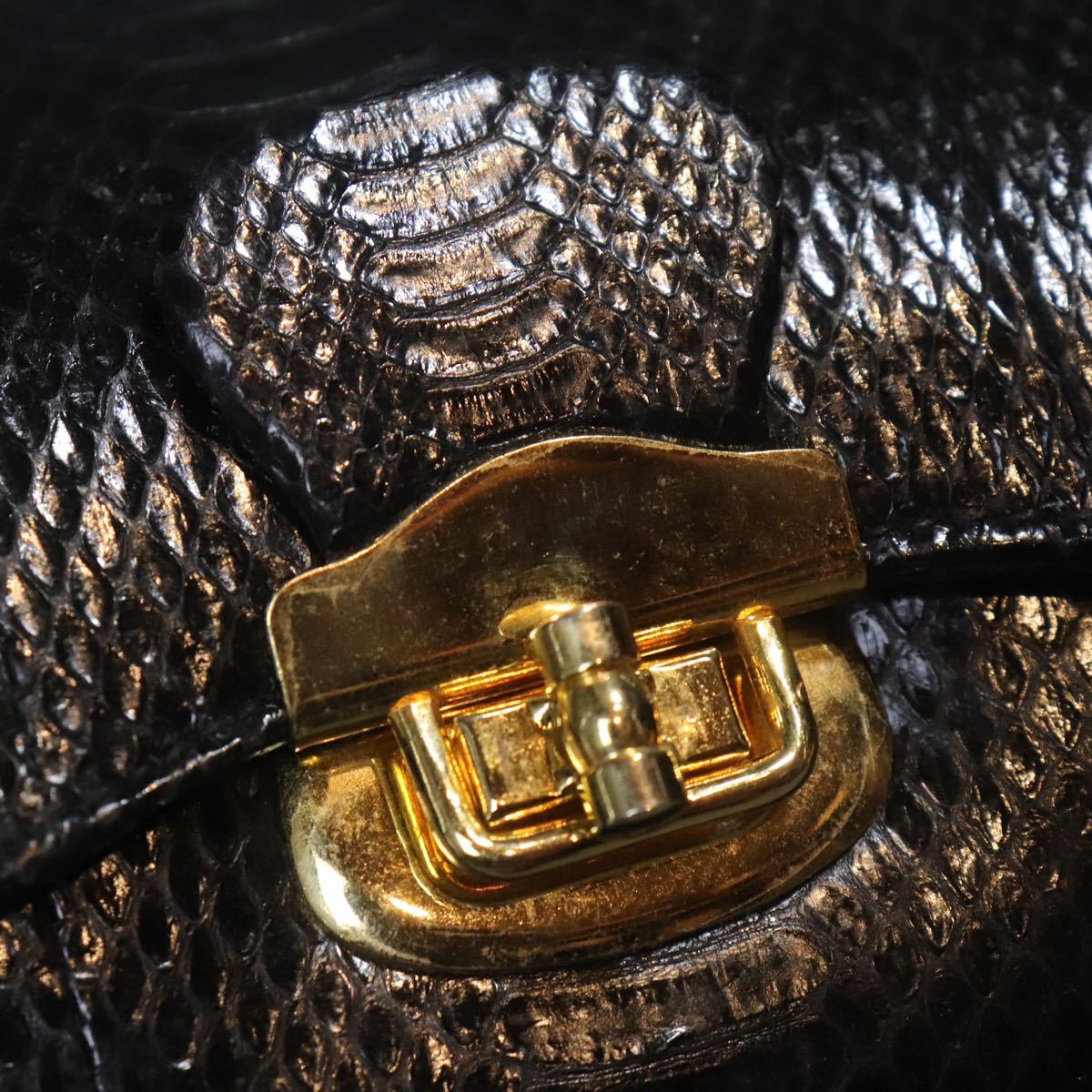 １円スタート ダイヤモンドパイソン ゴールド金具 ターンロック 筒形 チェーンショルダーバッグ 蛇革 スネーク genuine python 1スタ_画像2